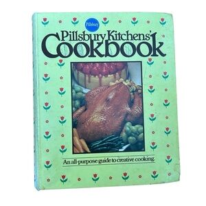 Vintage Pillsbury Kitchens Cookbook Hardcover Ring Binder 5th Printing 1983 READ